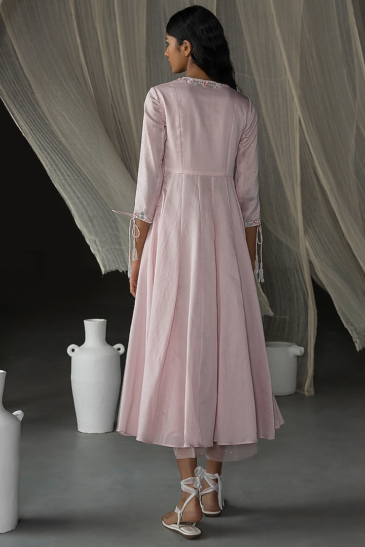 Powder Pink Hand Embroidered Kurta Set by Zoon Tribe at Pernia's Pop Up Shop