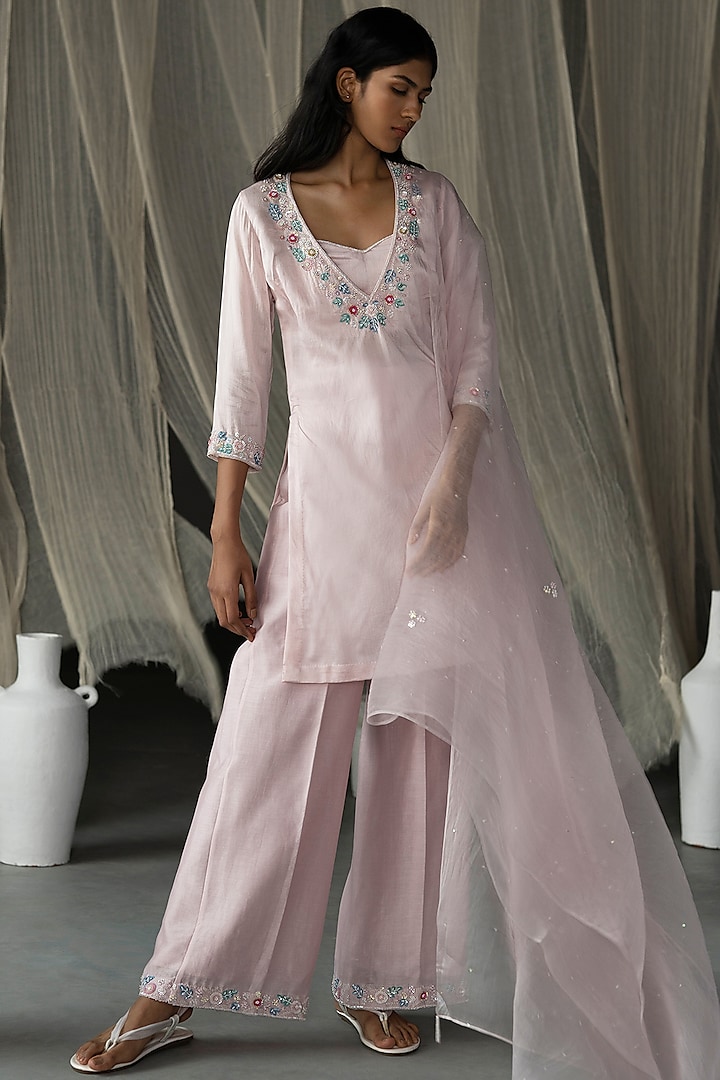 Powder Pink Hand Embroidered Kurta Set by Zoon Tribe