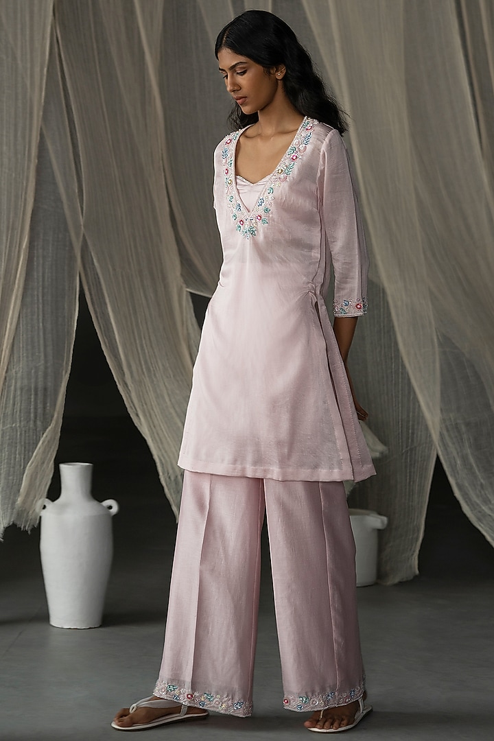 Powder Pink Hand Embroidered Kurta Set by Zoon Tribe at Pernia's Pop Up Shop
