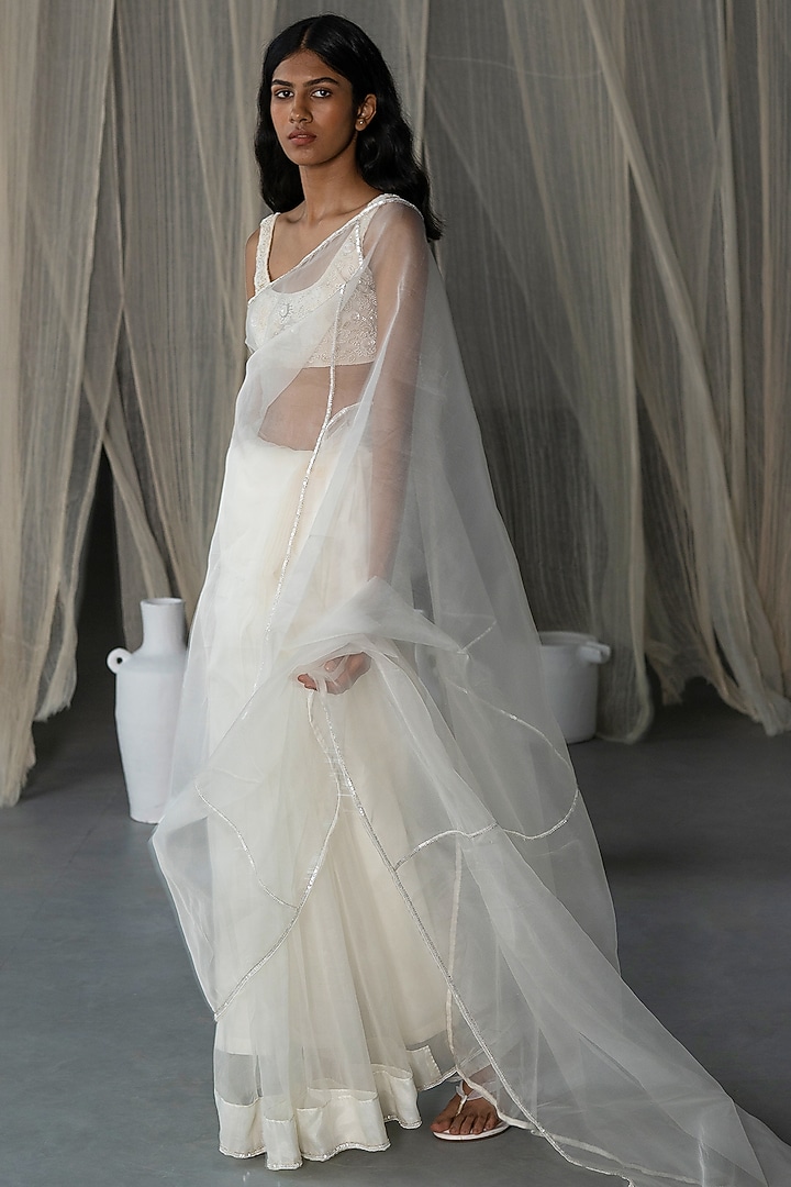 Off-White Hand Embroidered Wedding Saree Set by Zoon Tribe at Pernia's Pop Up Shop
