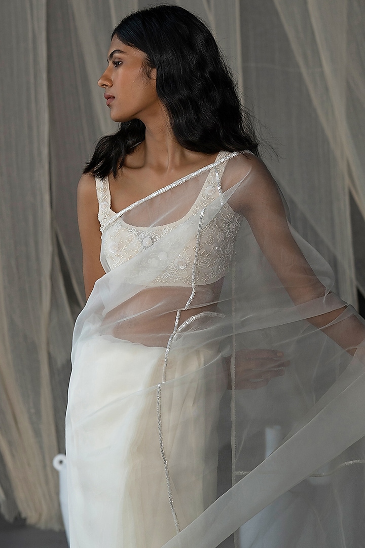 Off-White Hand Embroidered Wedding Saree Set by Zoon Tribe at Pernia's Pop Up Shop
