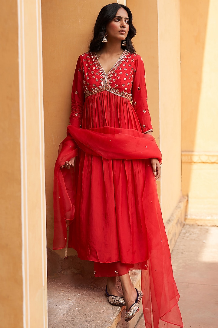 Red Silk Hand Embroidered Kurta Set by Zoon Tribe