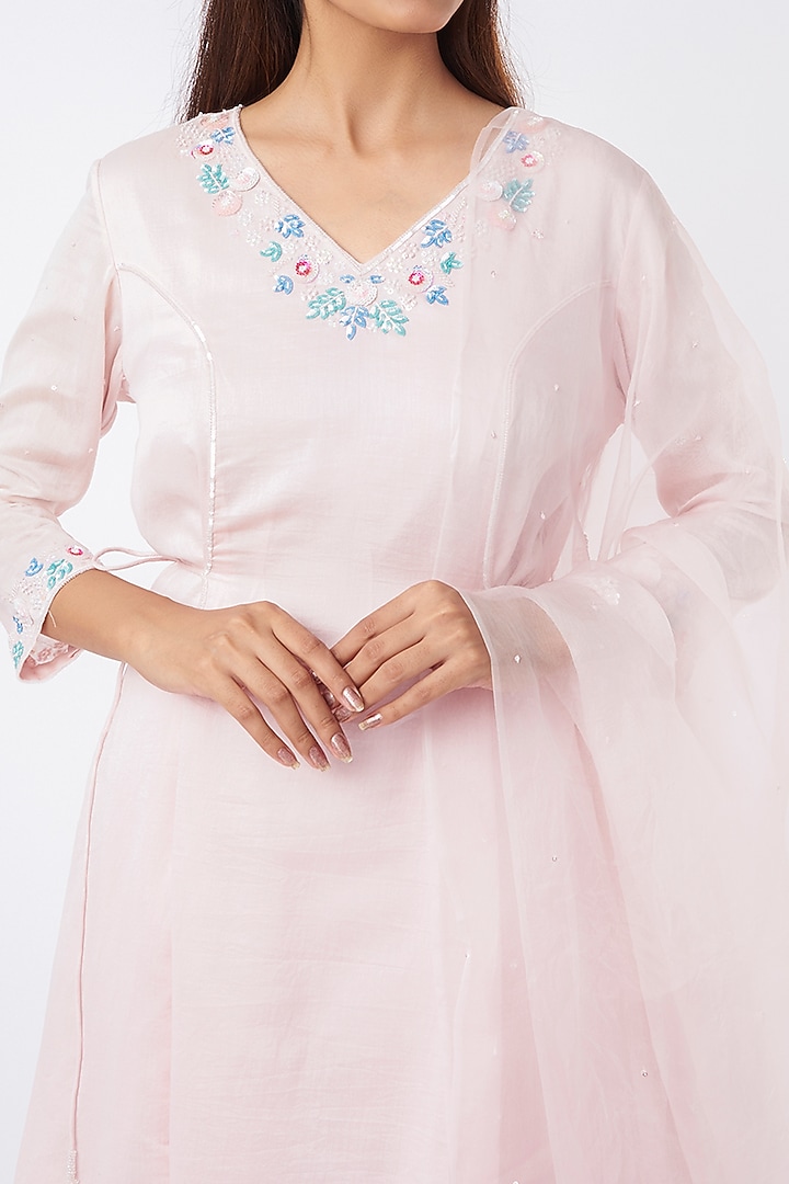 Blush PInk Embroidered Kurta Set by Zoon Tribe at Pernia's Pop Up Shop