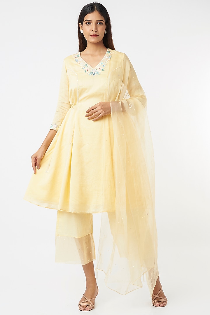 Yellow Hand Embroidered Kurta Set by Zoon Tribe at Pernia's Pop Up Shop