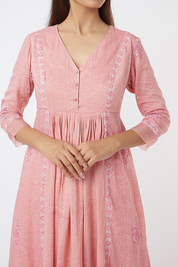 Peach Hand Block Printed Kurta Set by Zoon Tribe at Pernia's Pop Up Shop