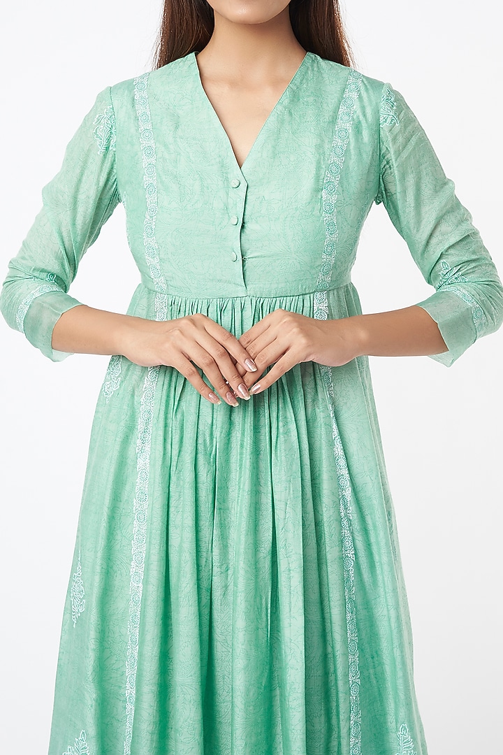 Green Hand Block Printed Kurta Set by Zoon Tribe at Pernia's Pop Up Shop