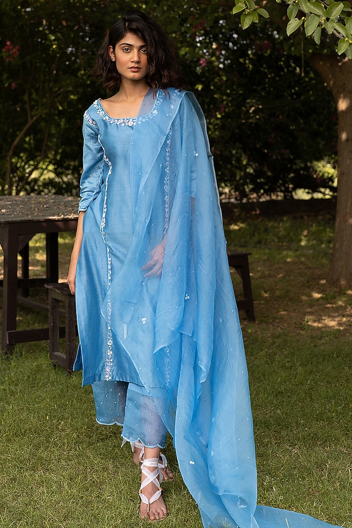 Blue Hand Embroidered Kurta Set by Zoon Tribe at Pernia's Pop Up Shop