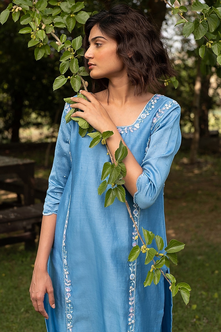 Blue Hand Embroidered Kurta Set by Zoon Tribe at Pernia's Pop Up Shop