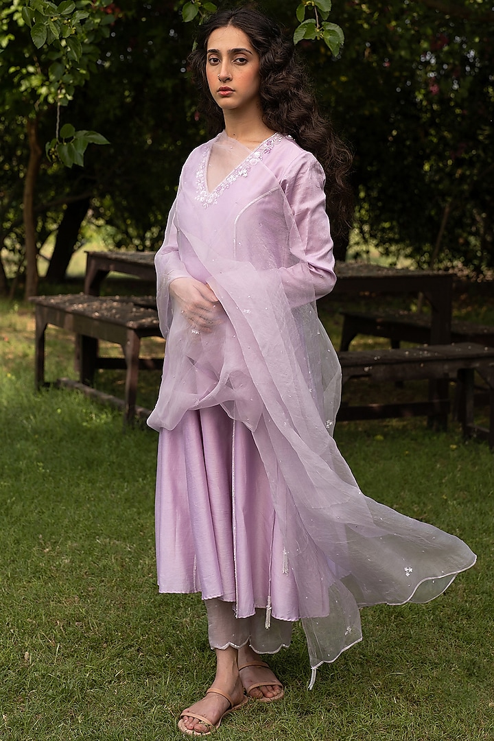 Lilac Hand Embroidered Kurta Set by Zoon Tribe at Pernia's Pop Up Shop