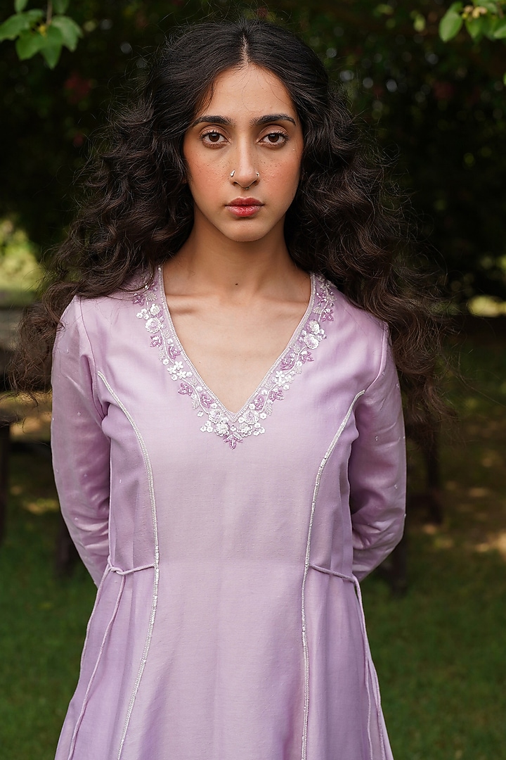 Lilac Hand Embroidered Kurta Set by Zoon Tribe at Pernia's Pop Up Shop