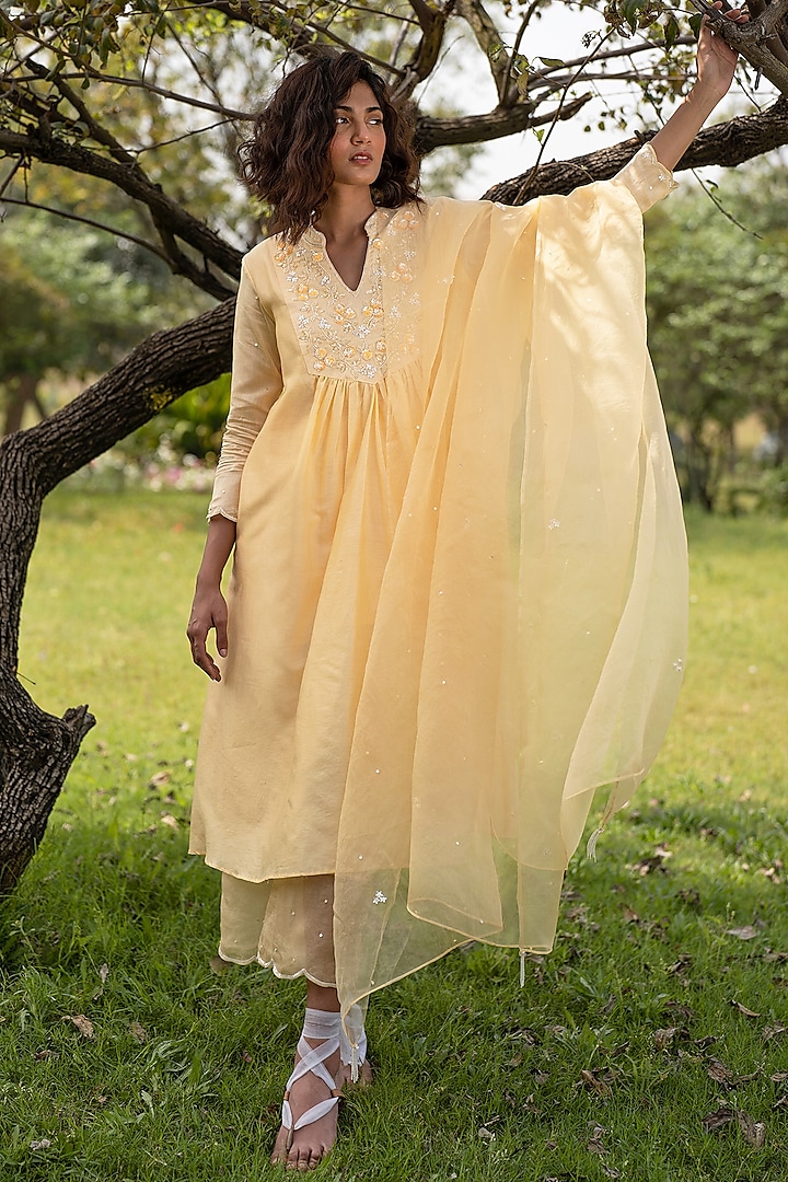 Yellow Hand Embroidered Kurta Set by Zoon Tribe at Pernia's Pop Up Shop