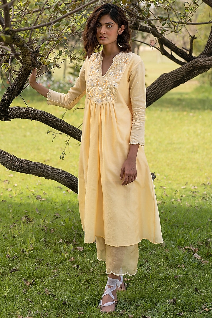 Yellow Hand Embroidered Kurta Set by Zoon Tribe at Pernia's Pop Up Shop