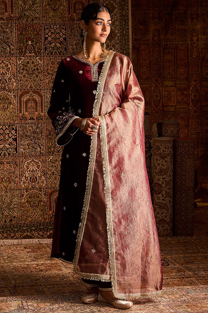 Maroon Silk Velvet Hand Embroidered Straight Kurta Set by Zoon Tribe at Pernia's Pop Up Shop