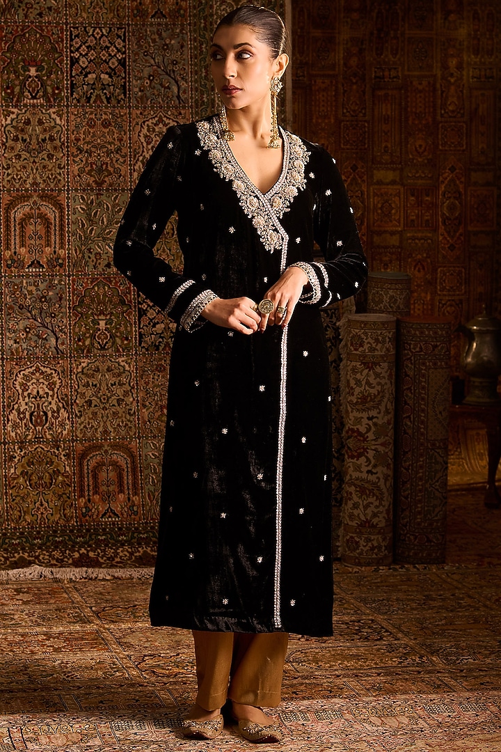 Black Velvet Hand Embroidered Angrakha Kurta Set by Zoon Tribe at Pernia's Pop Up Shop