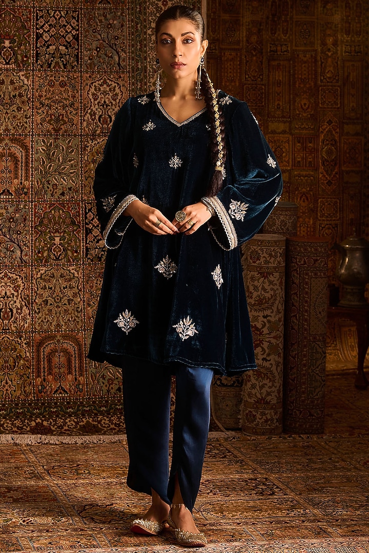 Teal Blue Velvet Hand Embroidered Flared Kurta Set by Zoon Tribe at Pernia's Pop Up Shop