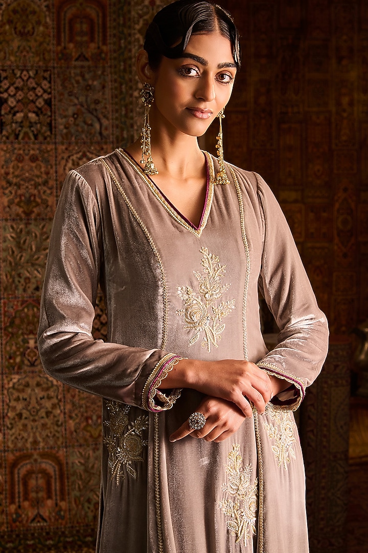 Grey Silk Velvet Hand Embroidered Kalidar Kurta Set by Zoon Tribe at Pernia's Pop Up Shop