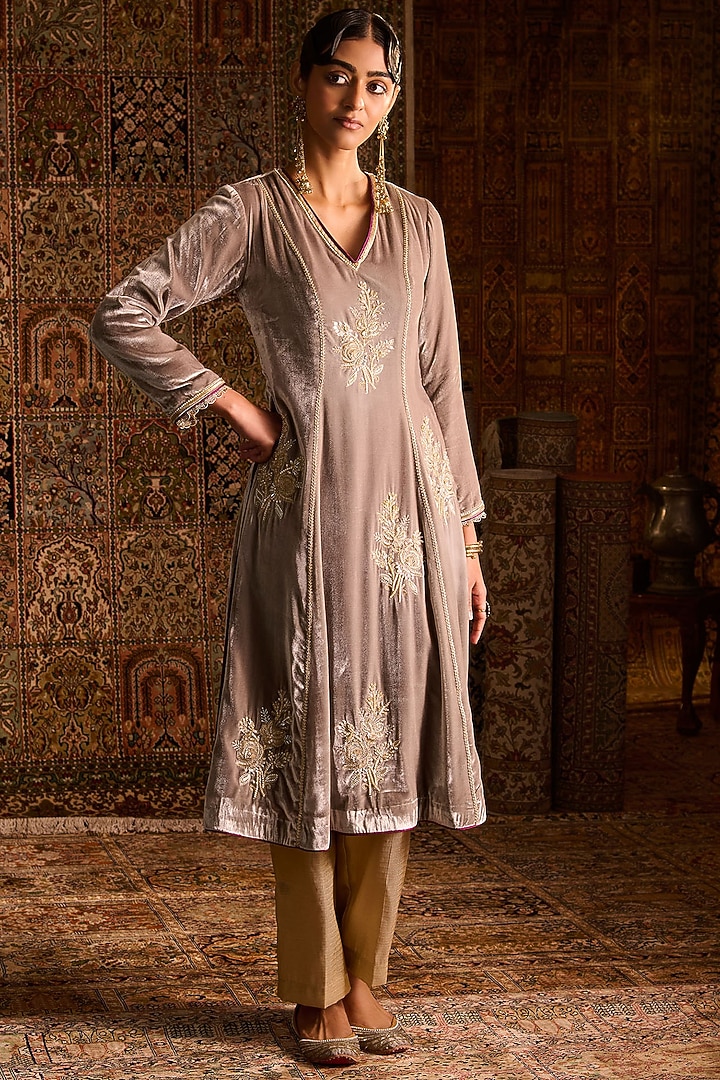 Grey Silk Velvet Hand Embroidered Kalidar Kurta Set by Zoon Tribe at Pernia's Pop Up Shop