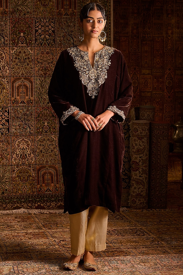 Chocolate Brown Velvet Aari Embroidered Pehran Kurta Set by Zoon Tribe at Pernia's Pop Up Shop