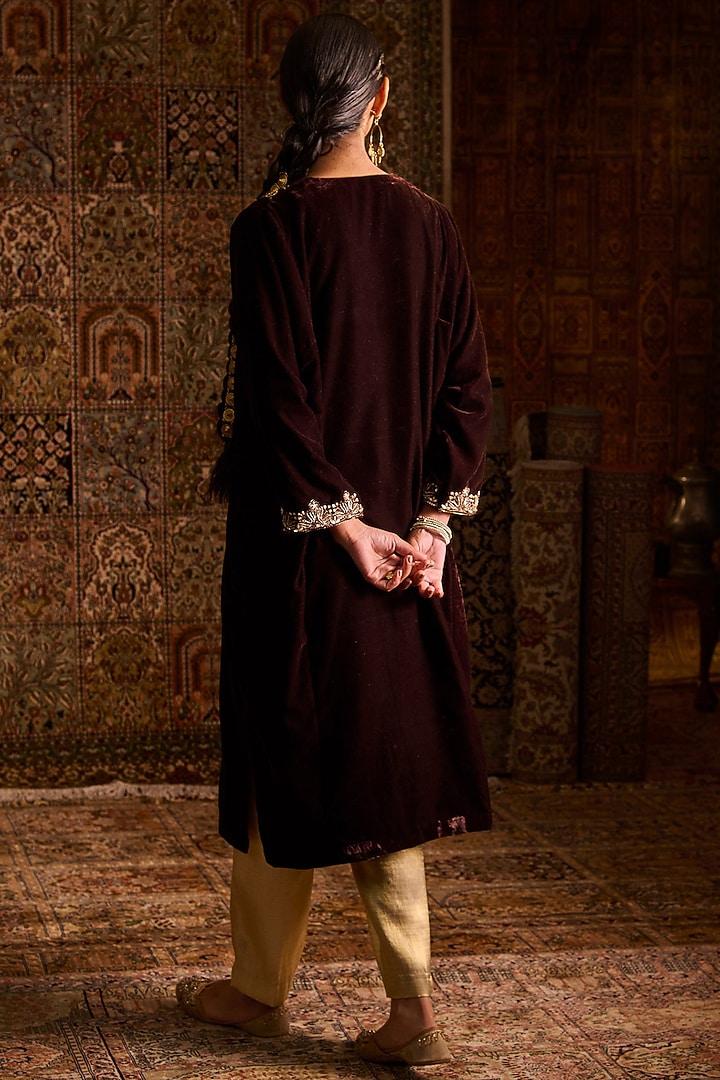 Chocolate Brown Velvet Aari Embroidered Pehran Kurta Set by Zoon Tribe at Pernia's Pop Up Shop