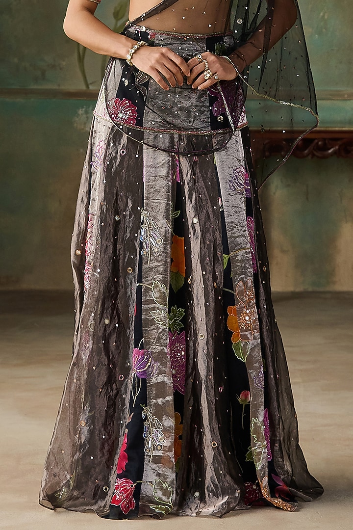 Black Pure Silk Chanderi Floral Printed & Hand Embroidered Draped Wedding Saree Set by Zoon Tribe at Pernia's Pop Up Shop