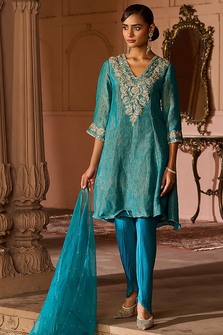 Peacock Blue Crushed Tissue Embroidered Kurta Set by Zoon Tribe at Pernia's Pop Up Shop