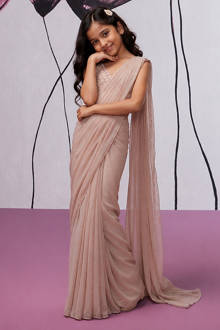 Nude Georgette Aari Embroidered Pre-Stitched Saree Set For Girls by Zoon Tribe Kids at Pernia's Pop Up Shop