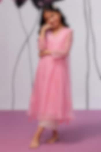 Pink Pure Silk Organza Aari Embroidered Kurta Set For Girls by Zoon Tribe Kids at Pernia's Pop Up Shop