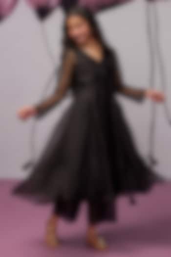 Black Organza Aari Embroidered Kurta Set For Girls by Zoon Tribe Kids at Pernia's Pop Up Shop