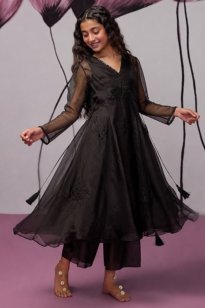 Black Organza Aari Embroidered Kurta Set For Girls by Zoon Tribe Kids at Pernia's Pop Up Shop