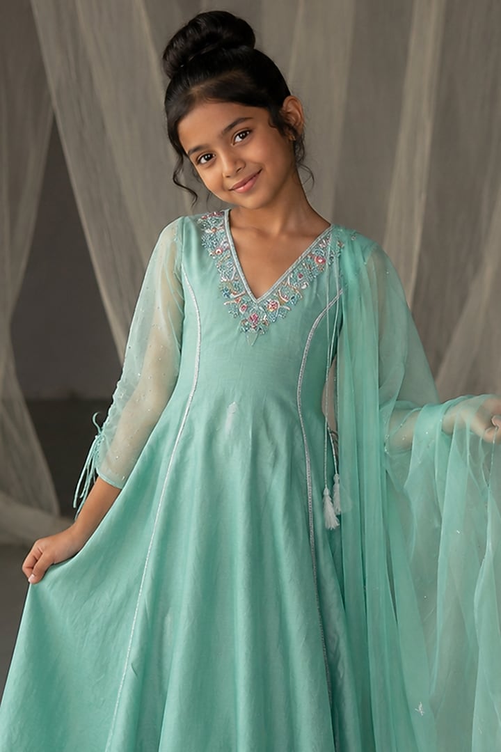 Green Chanderi Aari Embroidered Anarkali Set For Girls by Zoon Tribe Kids at Pernia's Pop Up Shop