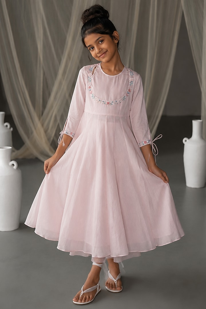 Powder Pink Chanderi Hand Embroidered Anarkali Set For Girls by Zoon Tribe Kids at Pernia's Pop Up Shop