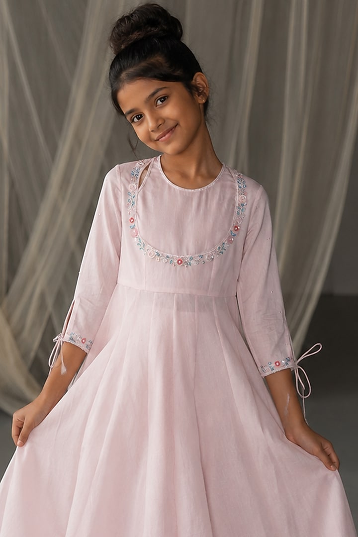 Powder Pink Chanderi Hand Embroidered Anarkali Set For Girls by Zoon Tribe Kids at Pernia's Pop Up Shop