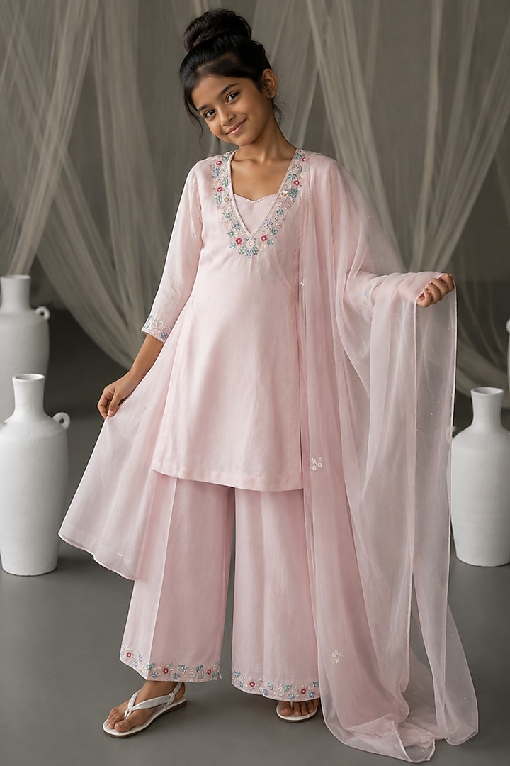 Powder Pink Chanderi Aari Embroidered Kurta Set For Girls by Zoon Tribe Kids at Pernia's Pop Up Shop