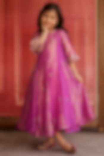 Purple Silk Tissue Aari Embroidered Kurta Set For Girls by Zoon Tribe Kids at Pernia's Pop Up Shop
