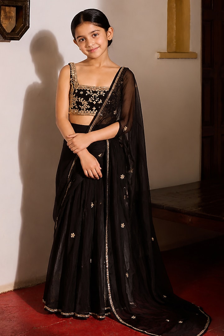 Black Flat Chiffon Hand Embroidered Pre-Stitched Saree Set For Girls by Zoon Tribe Kids at Pernia's Pop Up Shop
