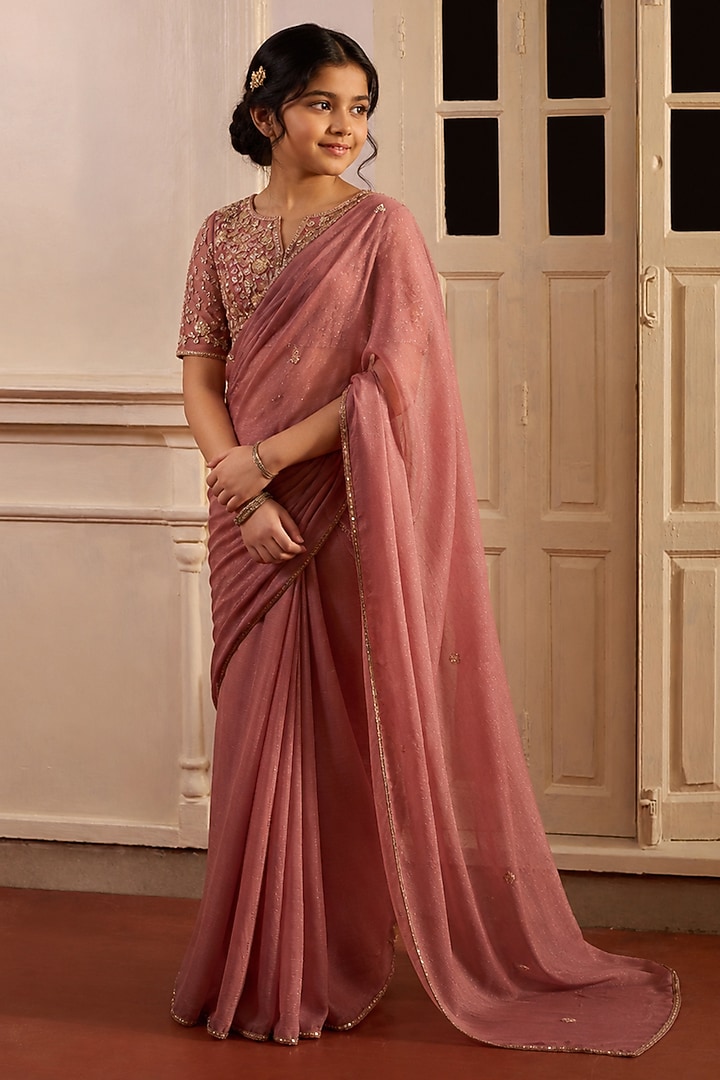 Dusty Onion Pink Metallic Georgette Aari Embroidered Pre-Pleated Saree Set For Girls by Zoon Tribe Kids at Pernia's Pop Up Shop