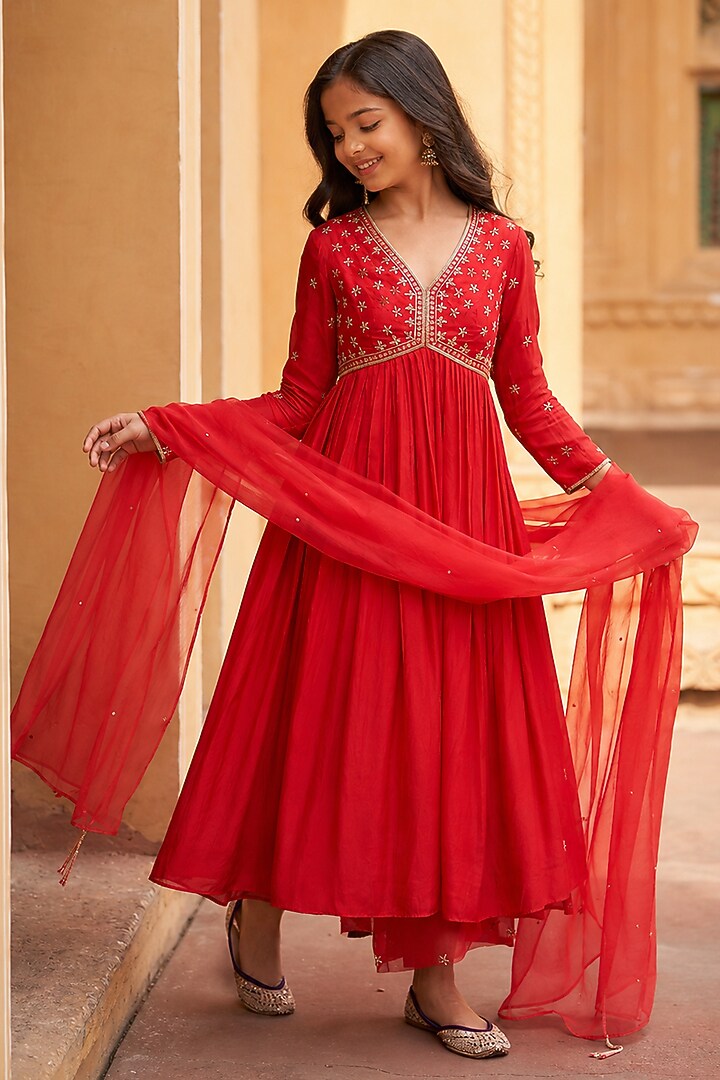 Red Pure Silk Hand Embroidered Kurta Set For Girls by Zoon Tribe Kids at Pernia's Pop Up Shop