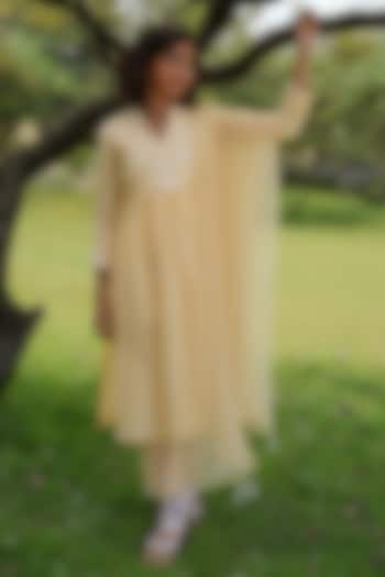 Yellow Pure Chanderi Aari Hand Embroidered Kurta Set For Girls by Zoon Tribe Kids at Pernia's Pop Up Shop