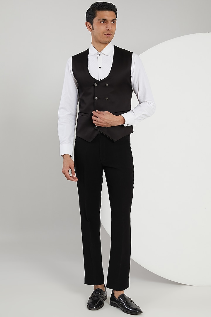 Black Jacquard Embroidered Tuxedo Set by Zoop Men at Pernia's Pop Up Shop