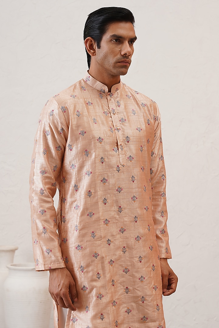 Peach Banarasi Cotton Silk Thread Embroidered Kurta Set by Zoop Men at Pernia's Pop Up Shop
