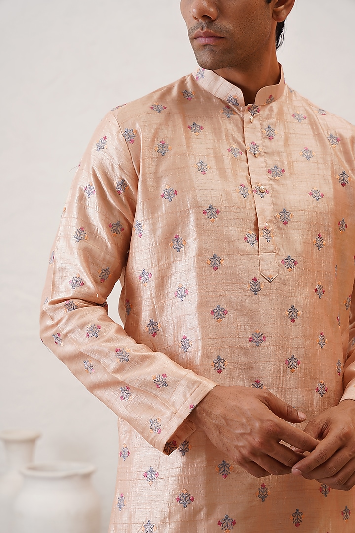 Peach Banarasi Cotton Silk Thread Embroidered Kurta Set by Zoop Men at Pernia's Pop Up Shop