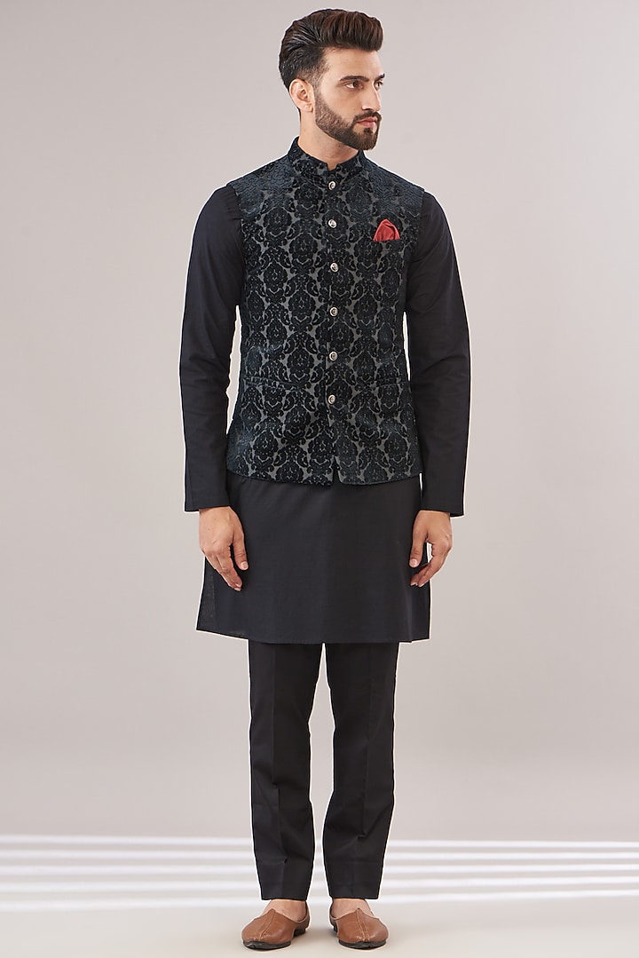 Black Velvet Jacquard Bundi Set by Zoop Men at Pernia's Pop Up Shop