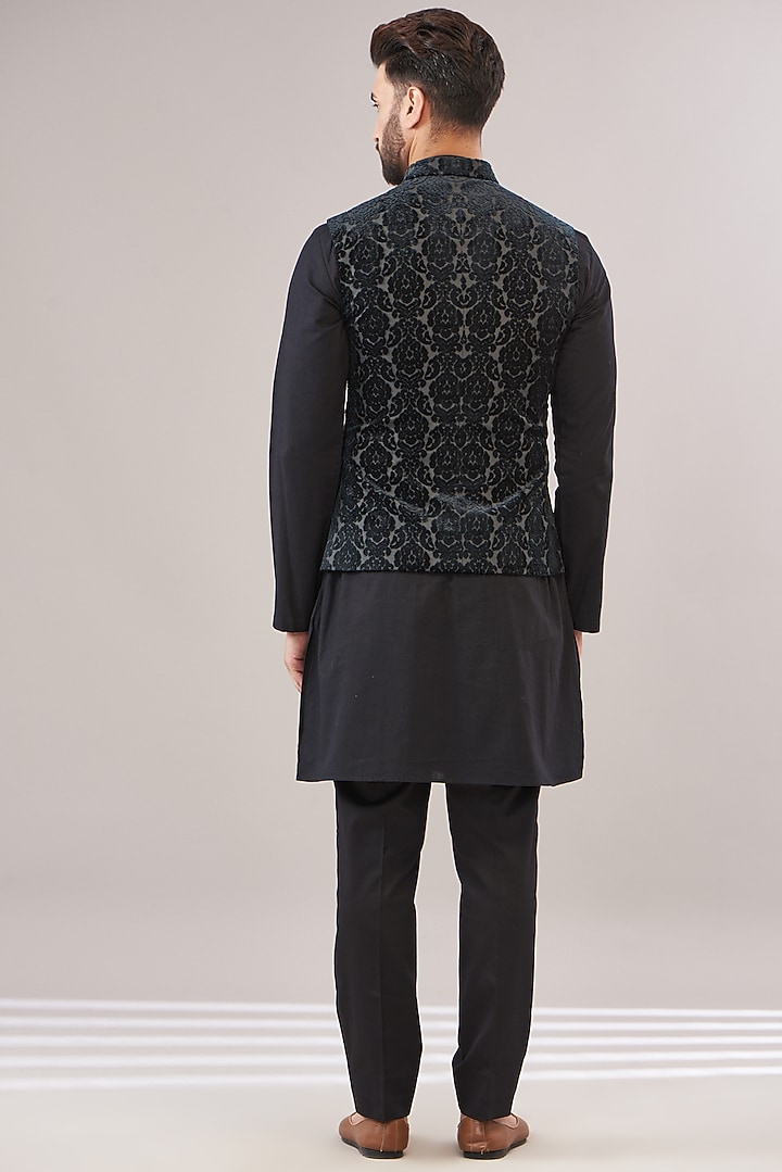 Black Velvet Jacquard Bundi Set by Zoop Men at Pernia's Pop Up Shop