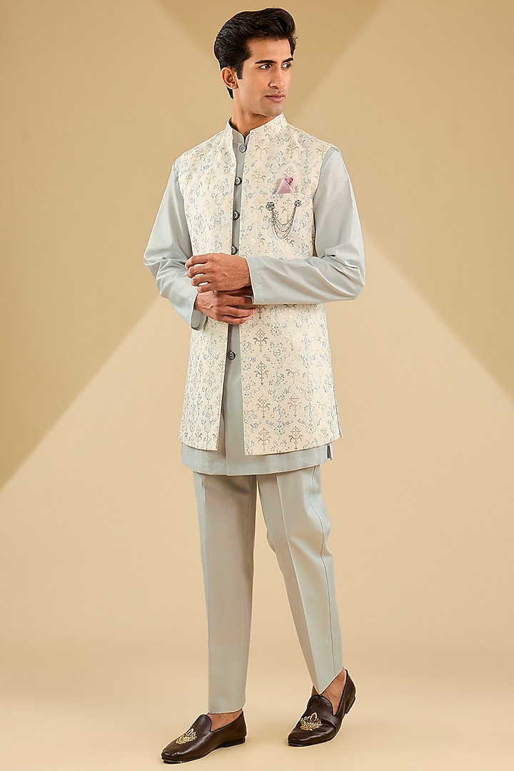 Off-White Jacquard Silk Thread Embroidered Indowestern Set by Zoop Men at Pernia's Pop Up Shop