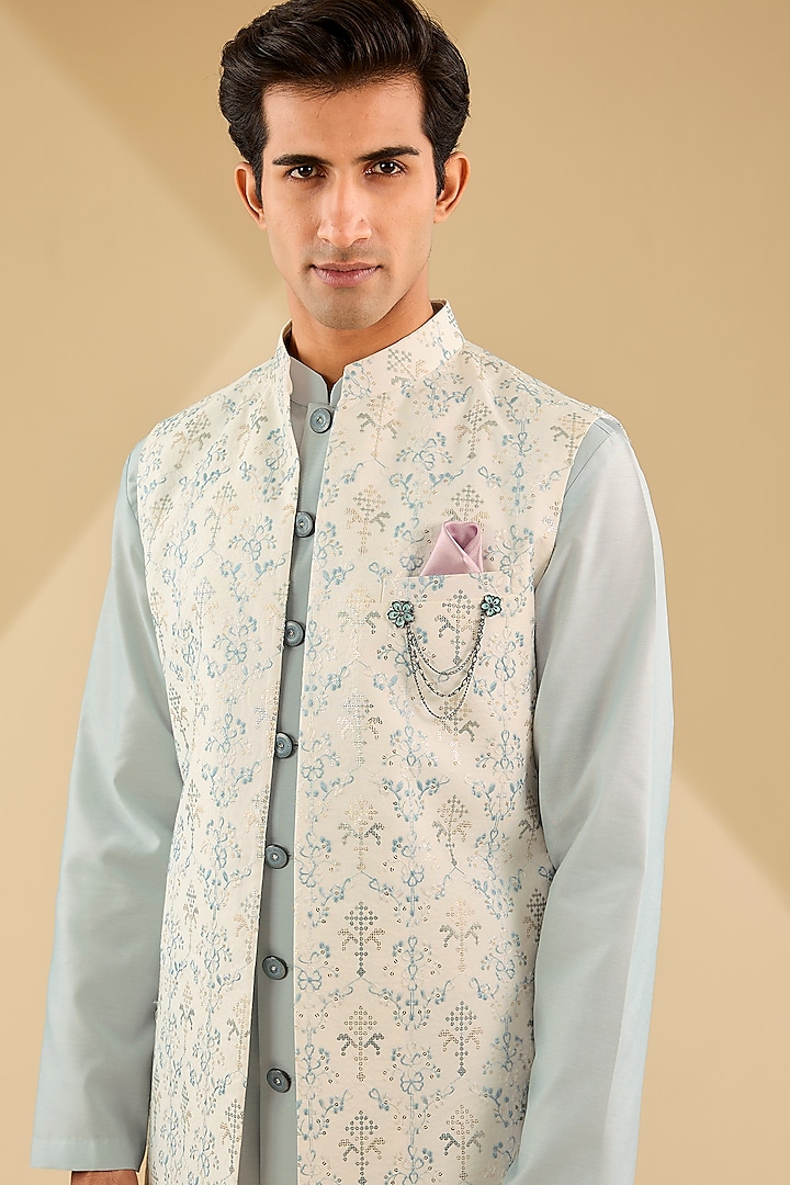 Off-White Jacquard Silk Thread Embroidered Indowestern Set by Zoop Men at Pernia's Pop Up Shop