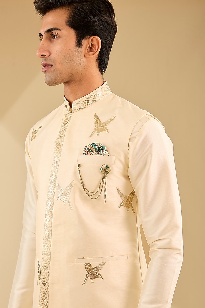 Fawn Cream Jacquard Silk Embroidered Bundi Jacket Set by Zoop Men at Pernia's Pop Up Shop