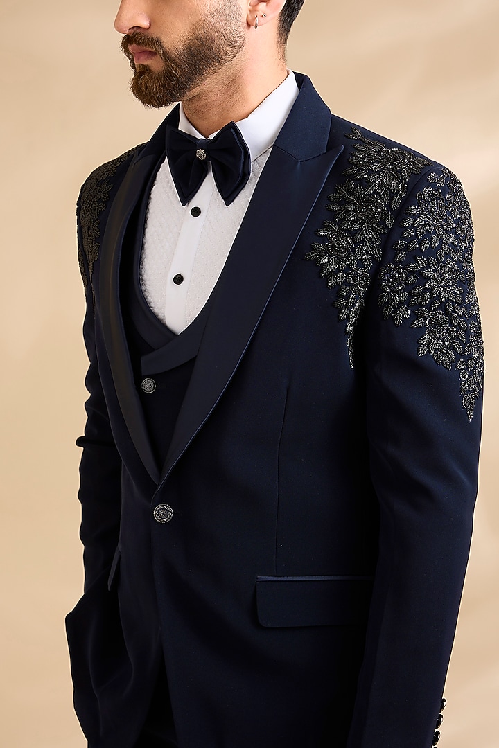 Navy Blue Suiting Tuxedo Set by Zoop Men at Pernia's Pop Up Shop