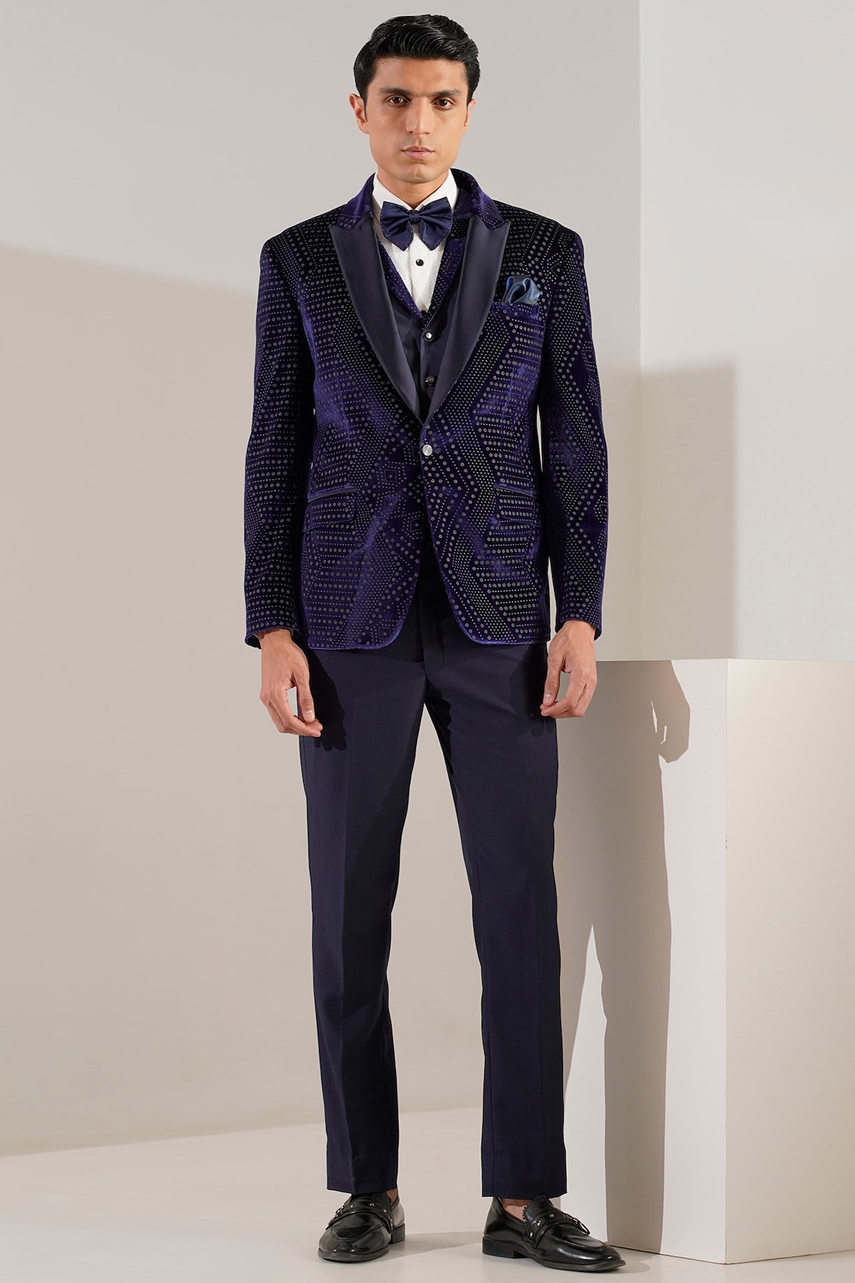Buy Zoop Men Blue Velvet Tuxedo Set at 2023