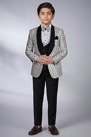 Black & White Embroidered Jacquard Tuxedo Set For Boys by Zoop Kids