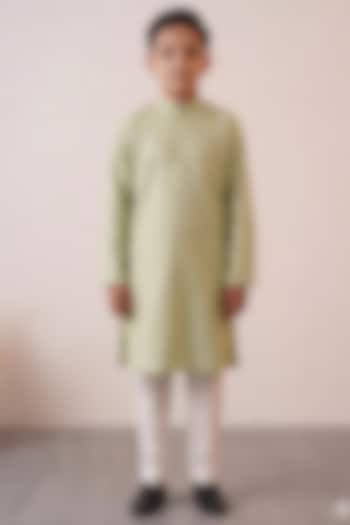 Green Banarasi Cotton Silk Thread Embroidered Kurta Set For Boys by Zoop Kids at Pernia's Pop Up Shop